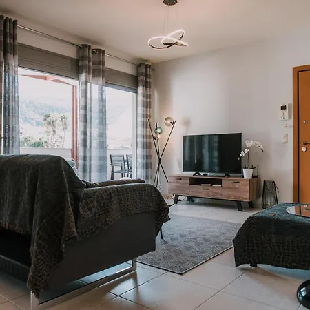 Pleasure Ii * 纳夫普利翁